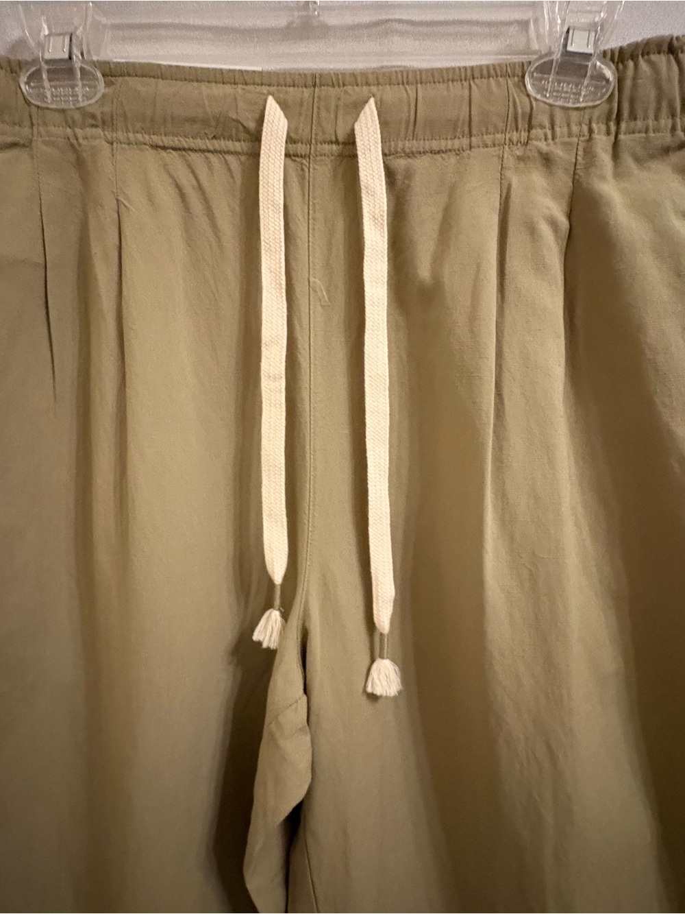 NWT Uniqlo Women’s Drawstring Joggers in Olive Large